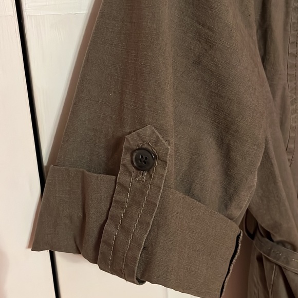 Ann Taylor olive green jacket.  Women’s Size 12 - Picture 4 of 7